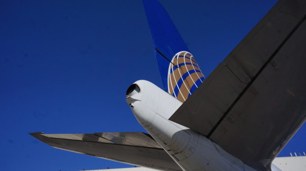 the tail of an airplane