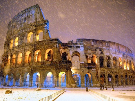 snow-colosseum-rome-italy_64420_990x742