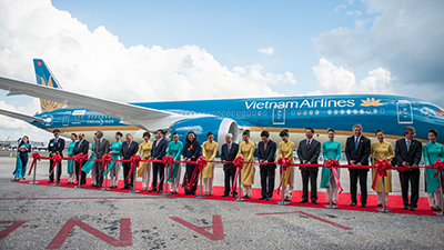 vietnam-receives-first-787-9-dreamliner
