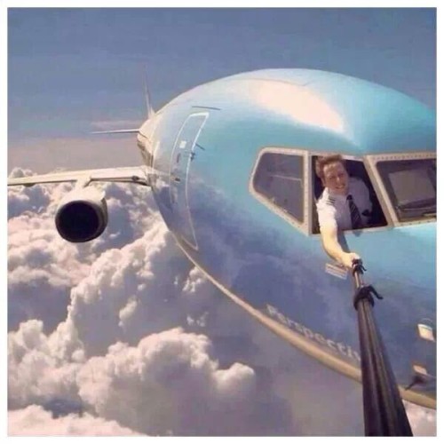 airplane-selfie