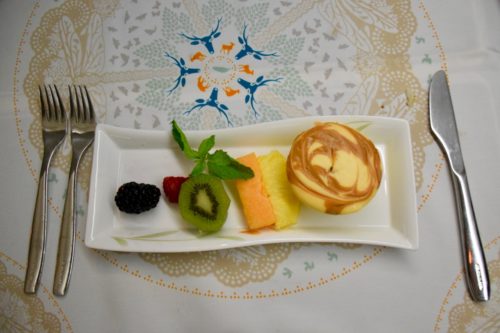 EVA Air Royal Laurel Class - Fruit and Caramel Cheese Cake