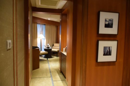 Conrad Bangkok Executive Twin Corner Room - Entryway