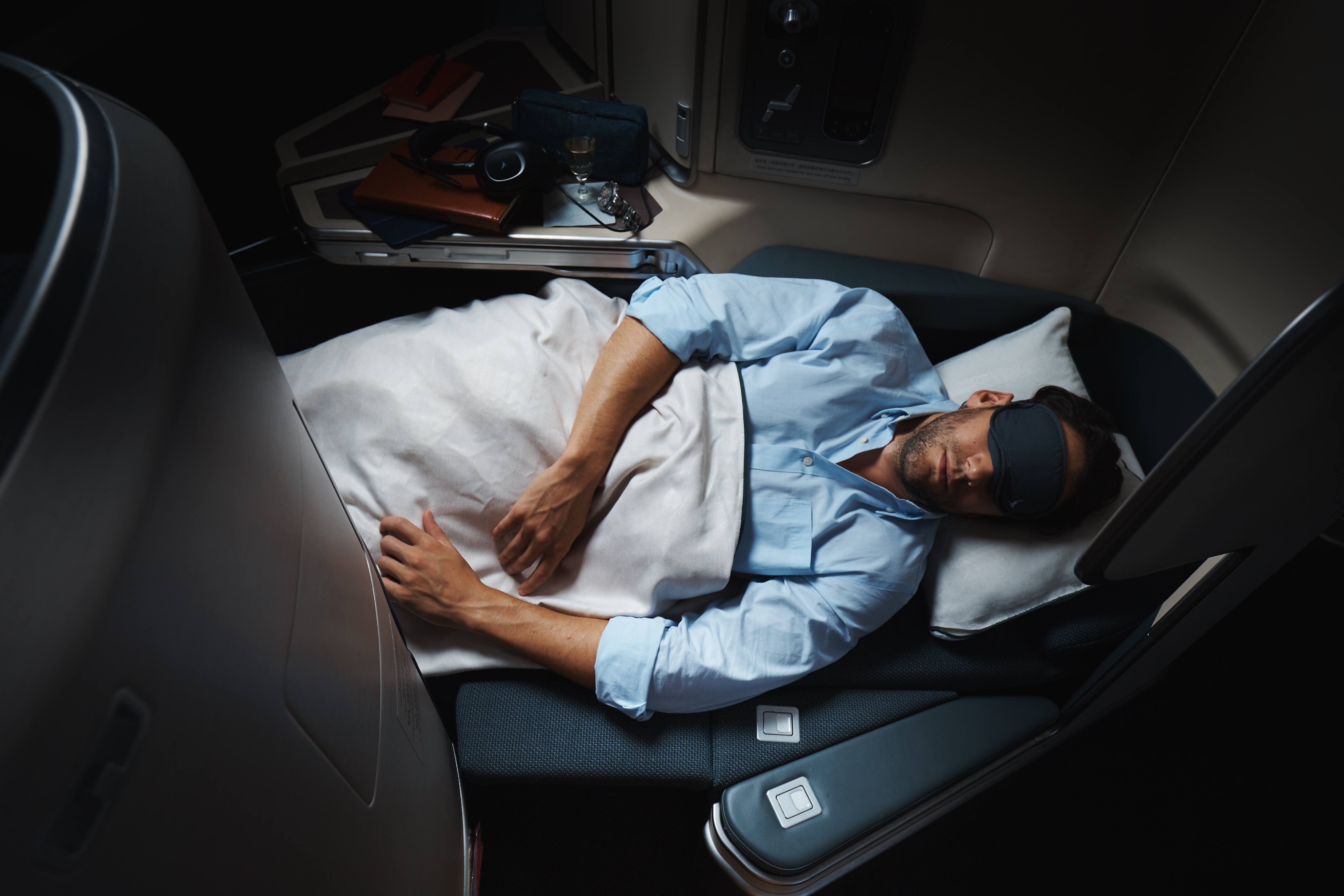 Cathay Pacific Business Class on A350. Photo courtesy of Cathay Pacific.