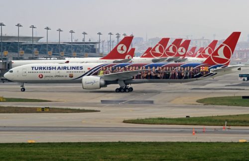 A Turkish Airlines 777-300ER. Poto by mertborak, used with permission.