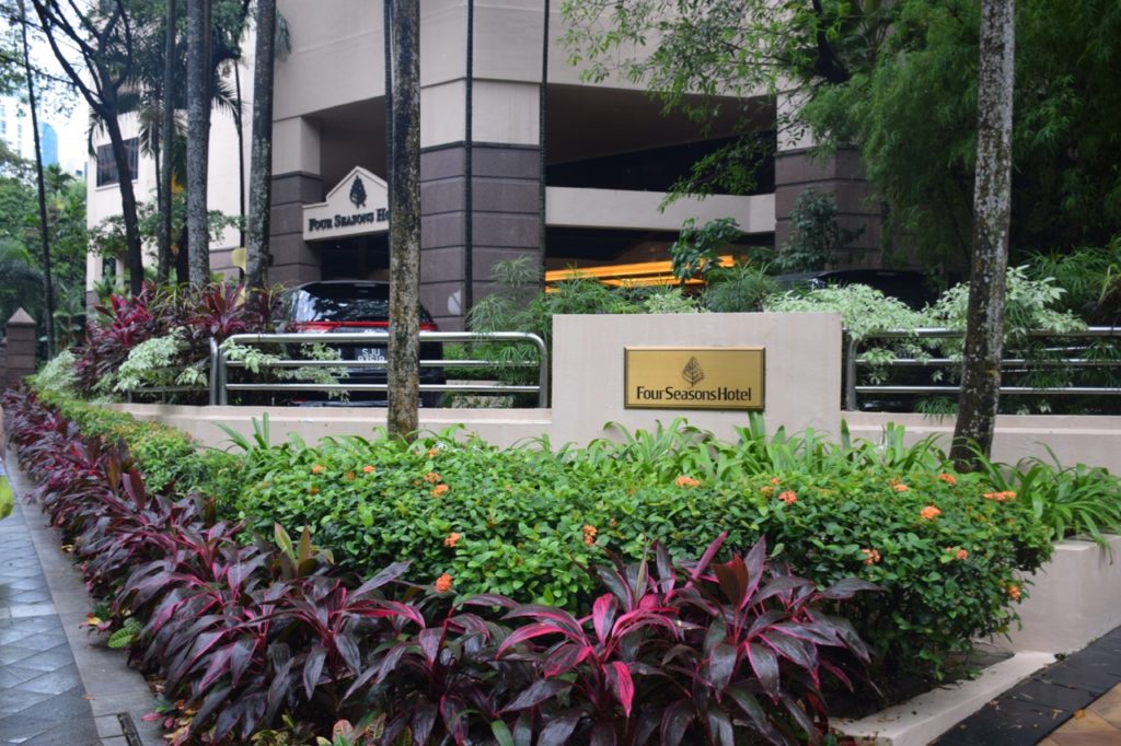 Four Seasons Singapore Entrance