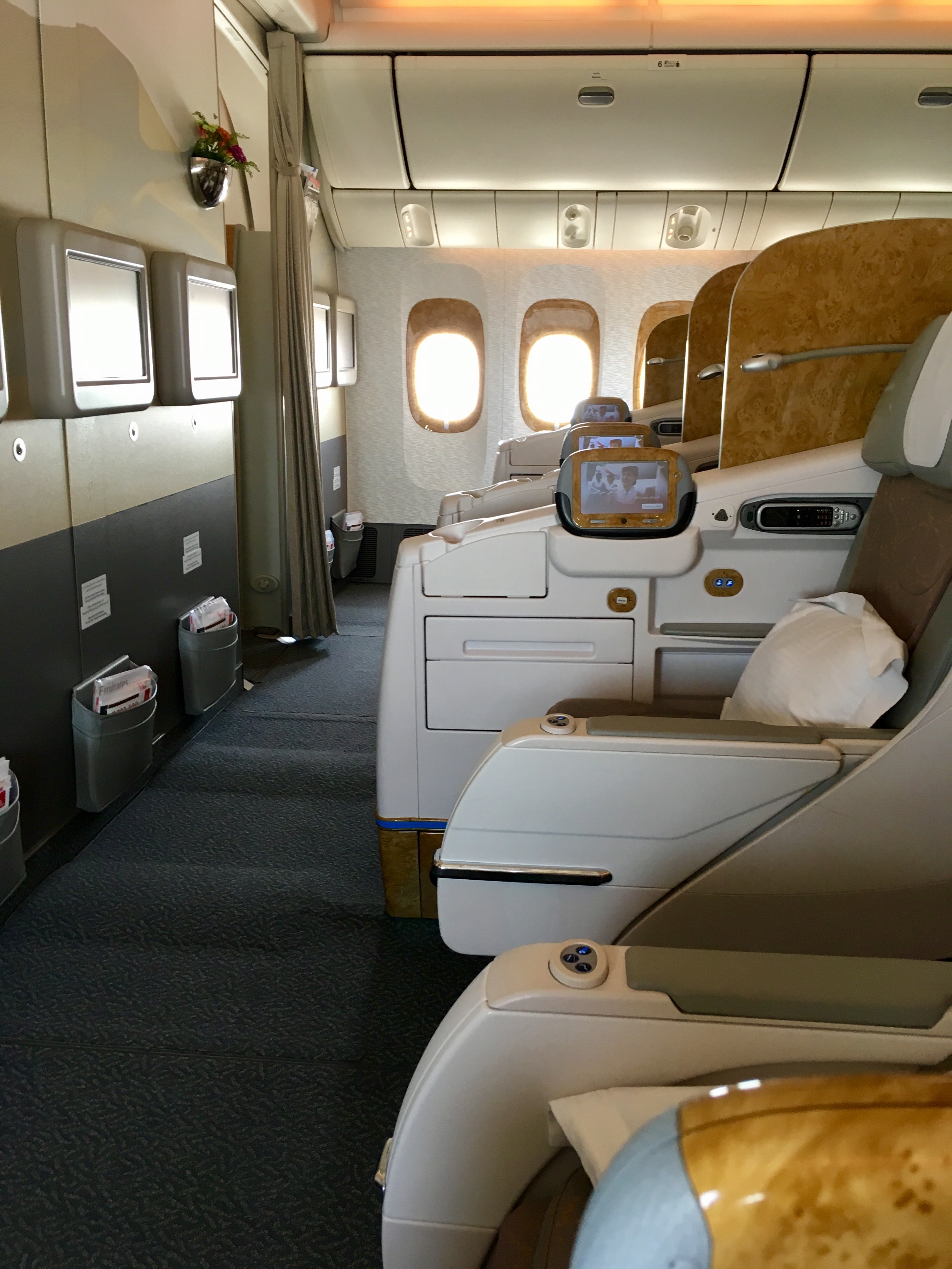 Review: Emirates Business Class MCT-DXB