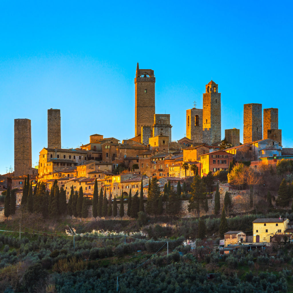 Tuscany, Italy is a veritable traveller's dream. Tiny mountain hamlets with outstanding views of the golden hills vie for itinerary time with Florence, Pisa, and Lucca, former capitals and communes of former republics. Those with Starwood Preferred Guest points have several options in ...