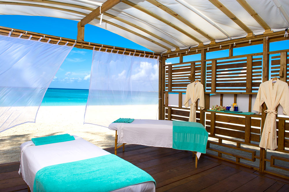 Westin Grand Cayman--a beautiful Amex Starwood hotel 