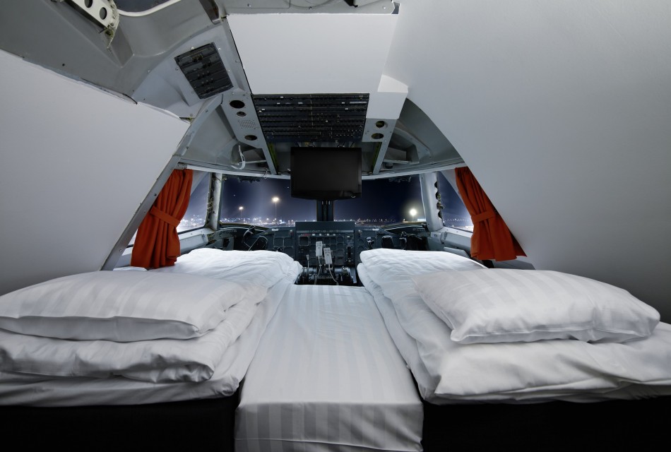 Sleep in the cockpit of a 747 in Stockholm. Image by Jumbostay