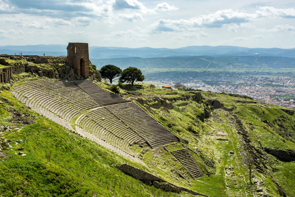 Pergamon, once an ancient Greek capital, is now a staggeringly beautiful ruin in the hills of Izmir