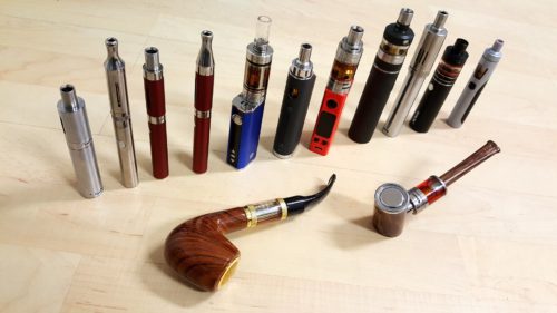 a group of electronic cigarettes