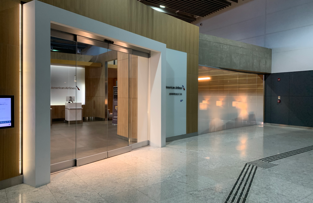 Guarulhos Airport Admirals Club entrance Photo by Giovanni Hashimoto