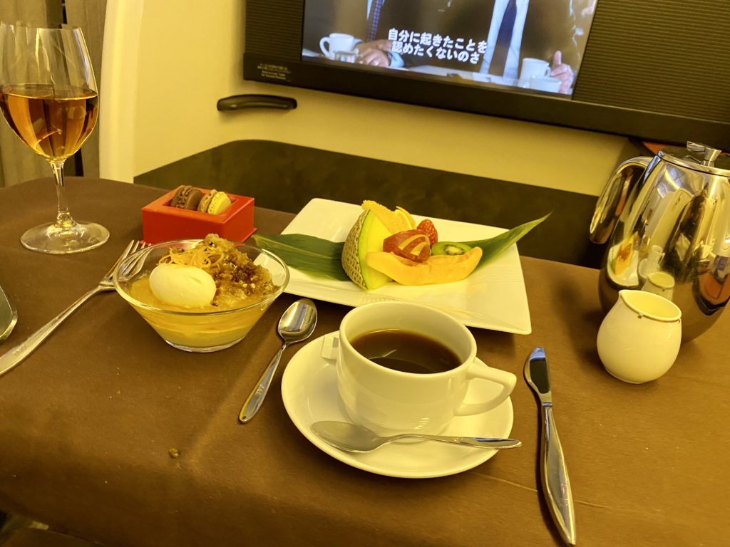 japan airlines first meal