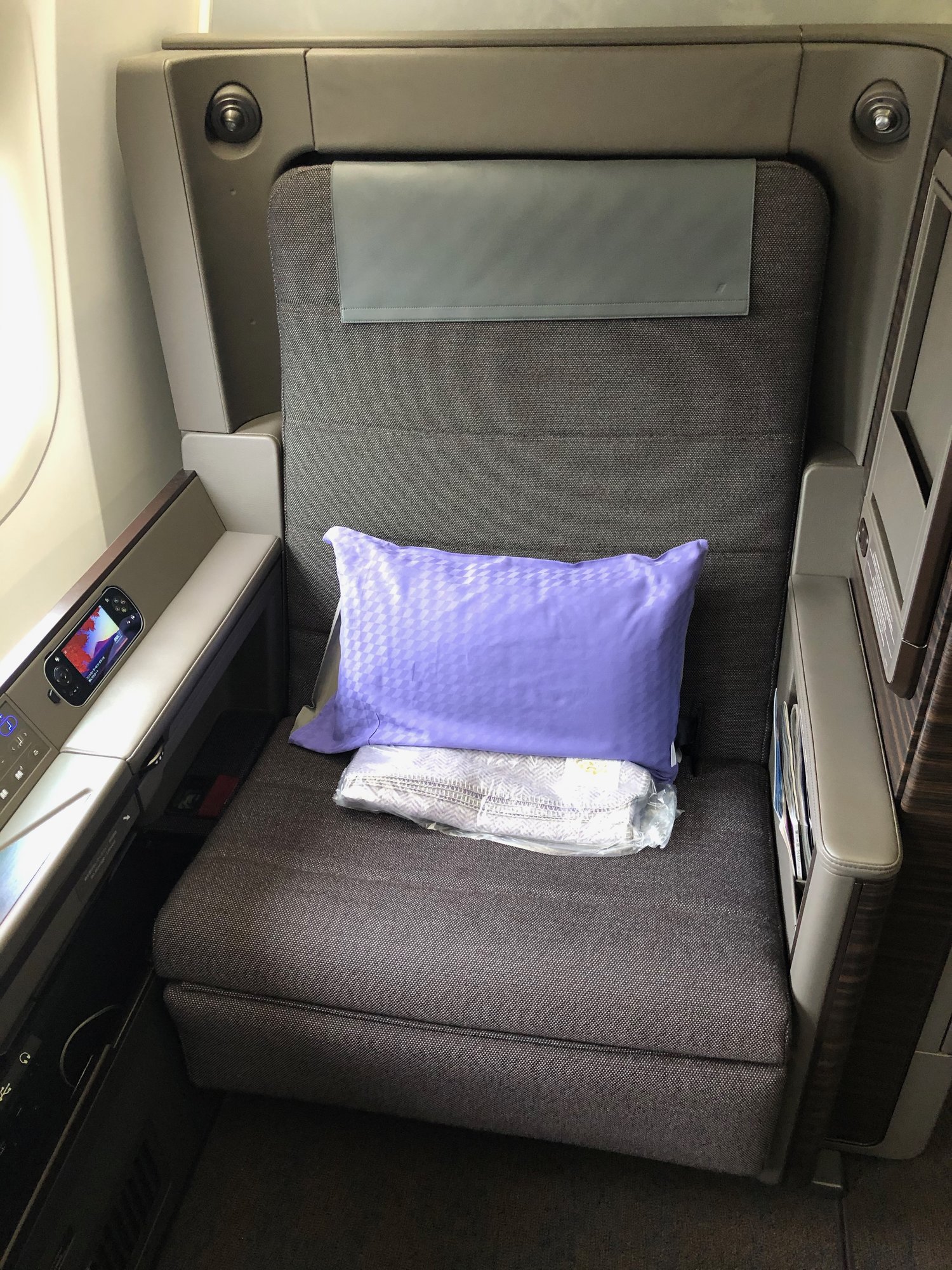 ana first class seat • Point Me to the Plane