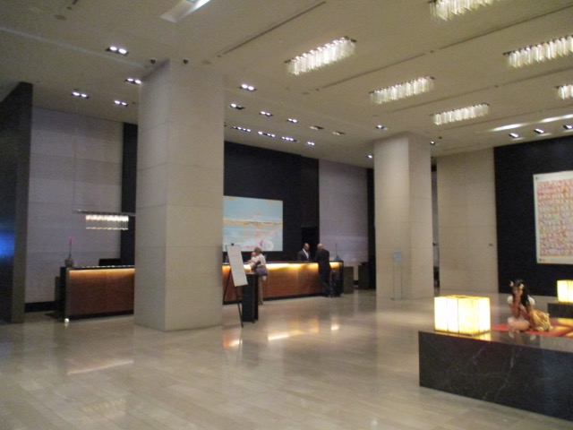 Grand Hyatt Melbourne lobby and reception desk