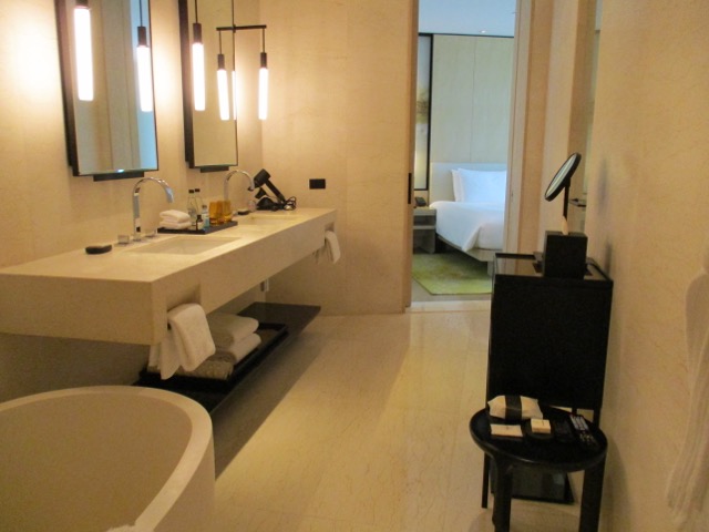 Park Hyatt Bangkok suite bathroom