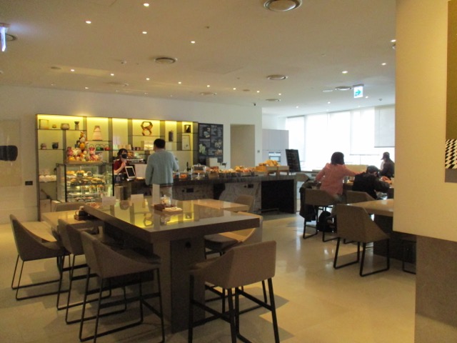 Andaz Seoul lobby bakery and cafe