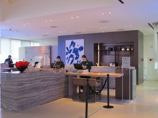 Andaz Seoul reception area