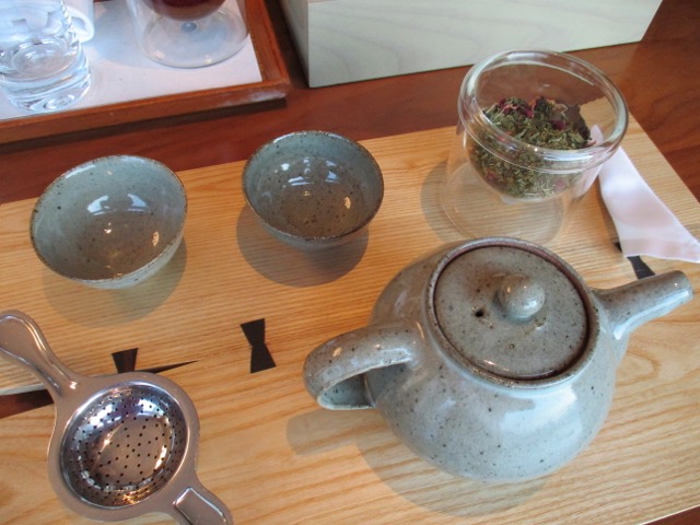 Park Hyatt Busan tea set welcome amenity
