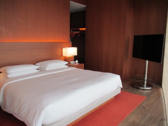 Park Hyatt Busan suite bedroom