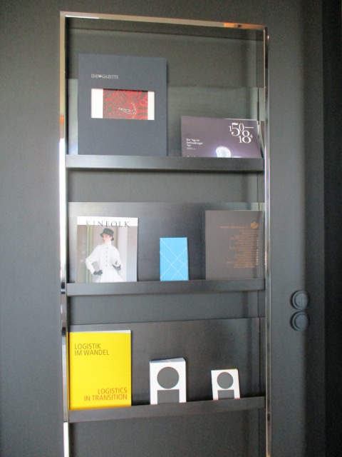 Living room shelf with books